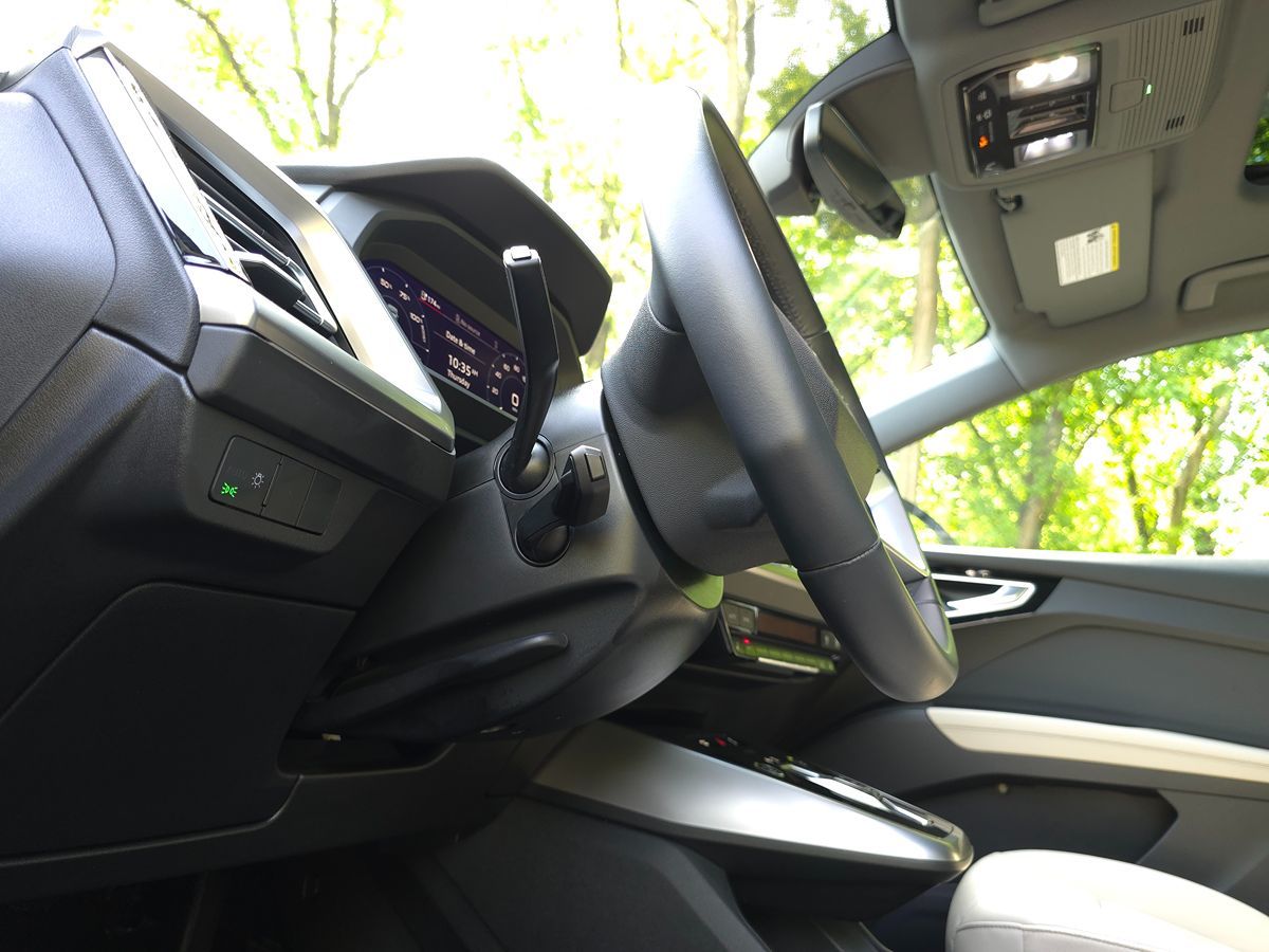 Vehicle image 29 of 67