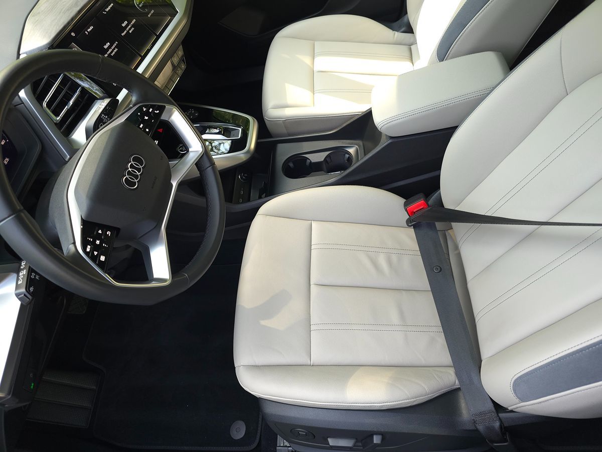 Vehicle image 14 of 67