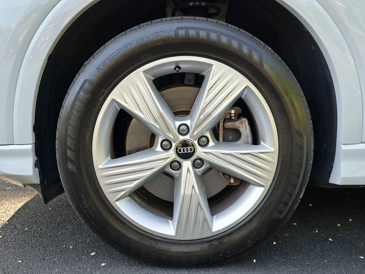 Vehicle image 59 of 67