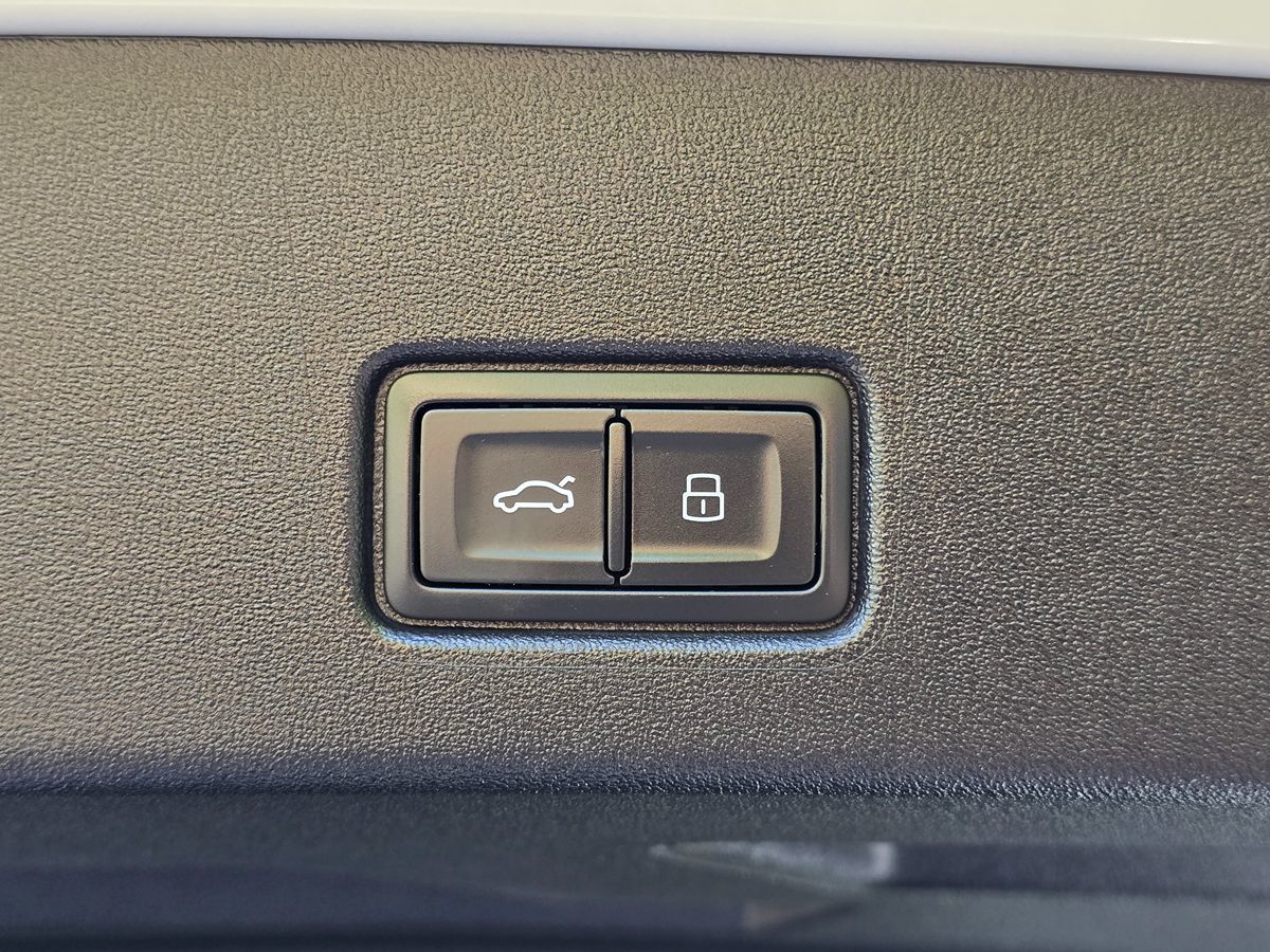 Vehicle image 66 of 67