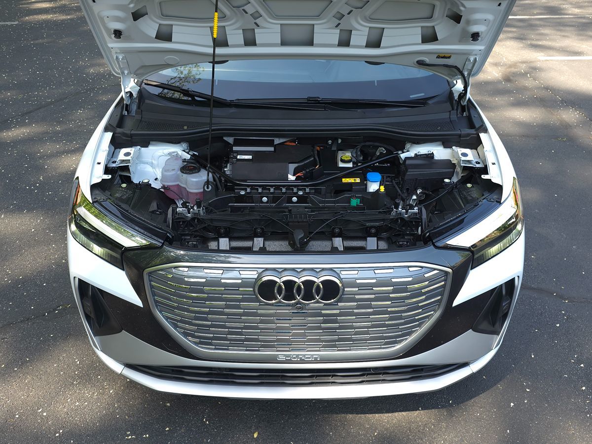 Vehicle image 63 of 67