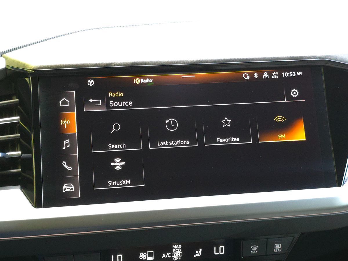 Vehicle image 38 of 67