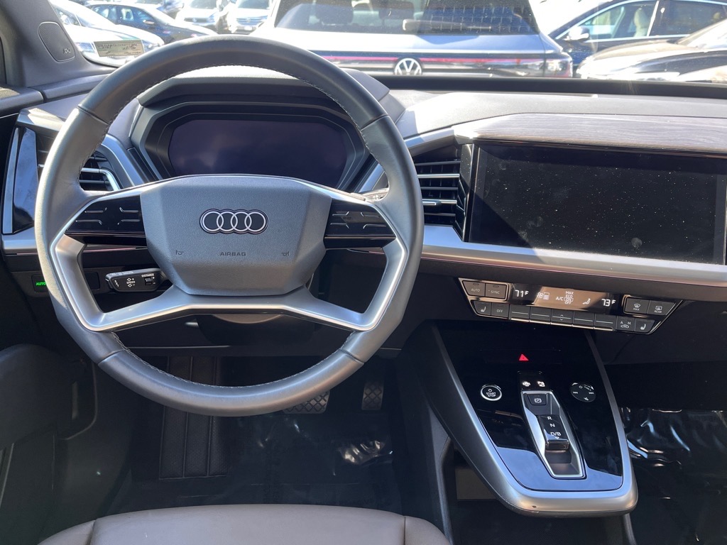 Vehicle image 8 of 23