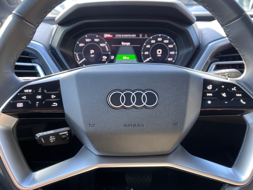 Vehicle image 9 of 23