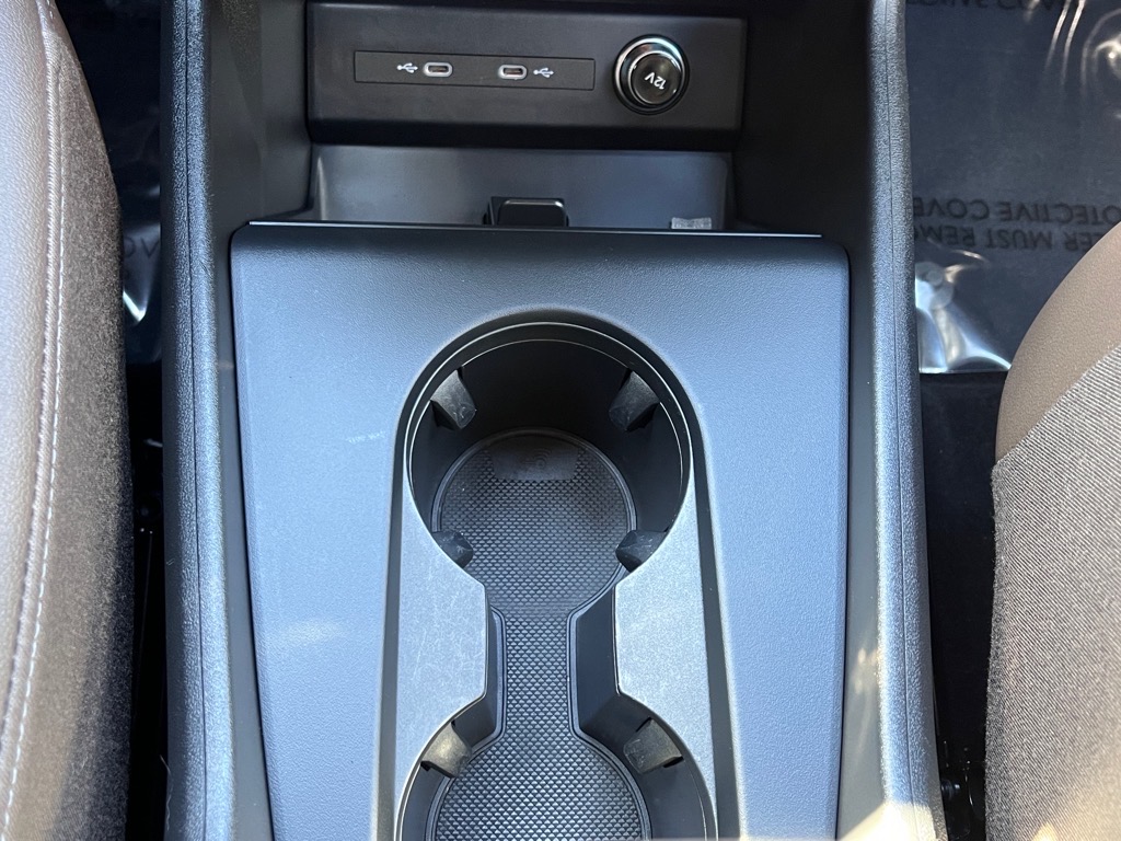 Vehicle image 19 of 23