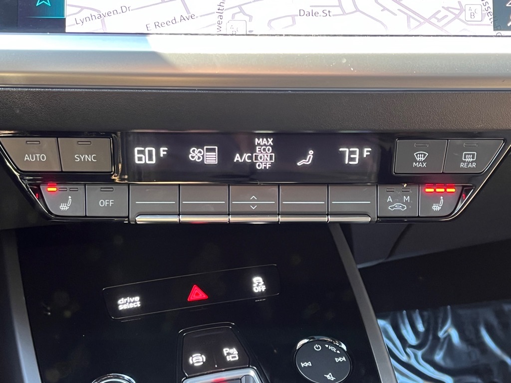 Vehicle image 17 of 23