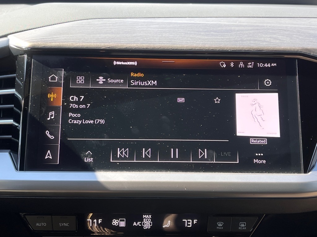Vehicle image 14 of 23