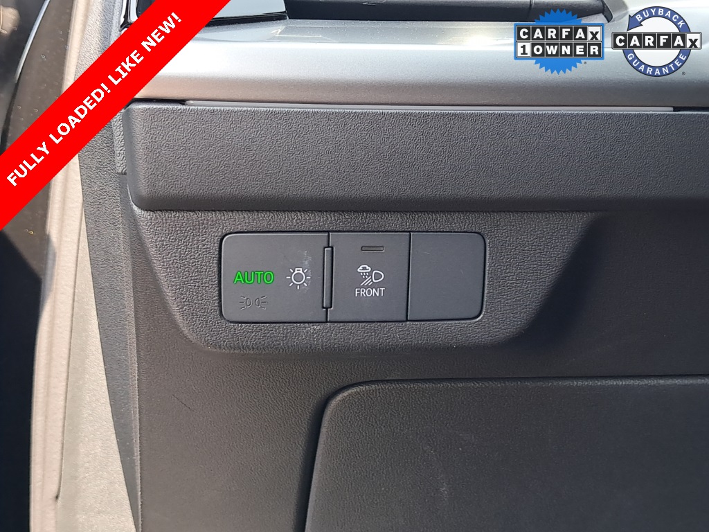 Vehicle image 10 of 26