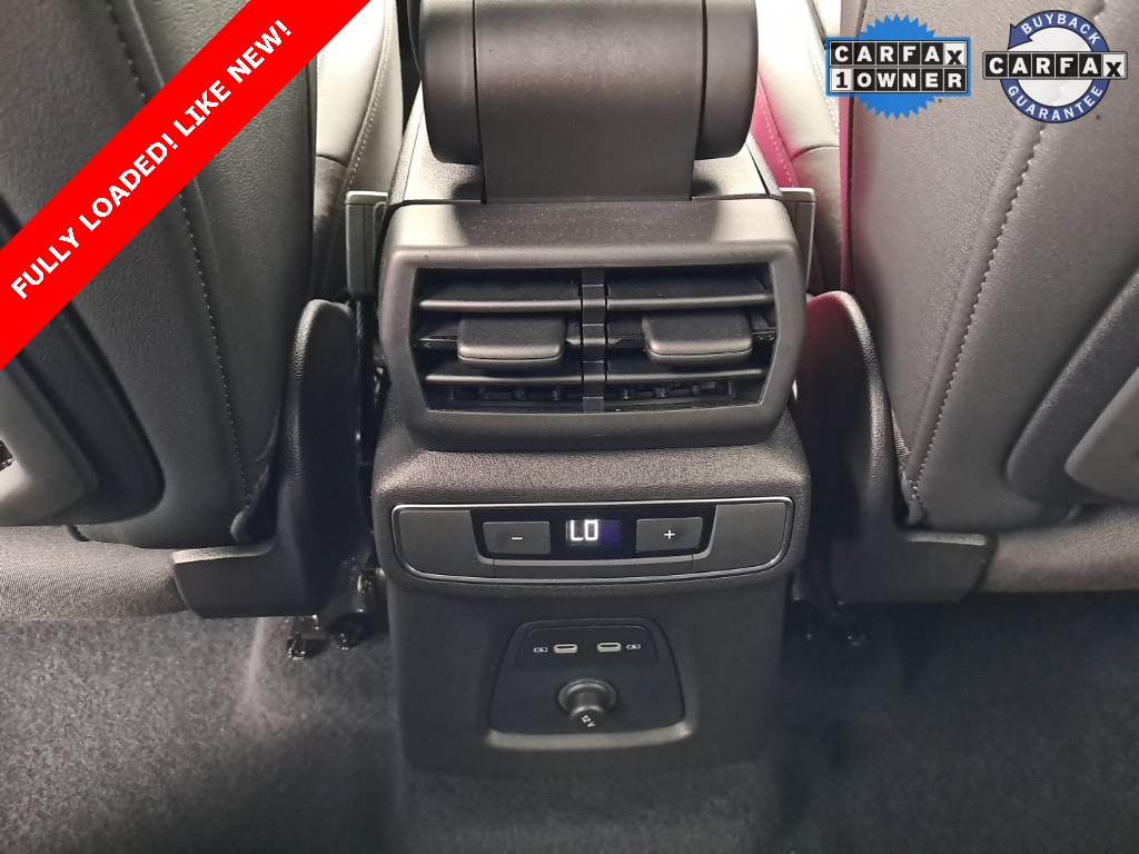 Vehicle image 23 of 24