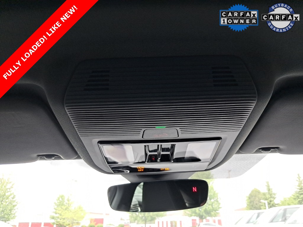 Vehicle image 21 of 24