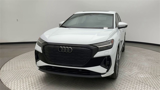 Vehicle image 3 of 26