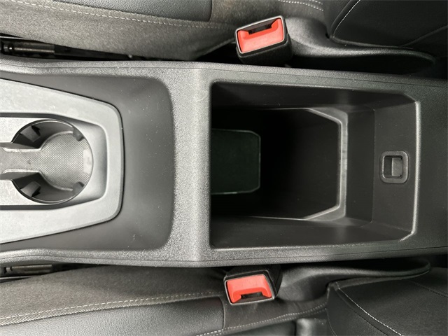 Vehicle image 21 of 26