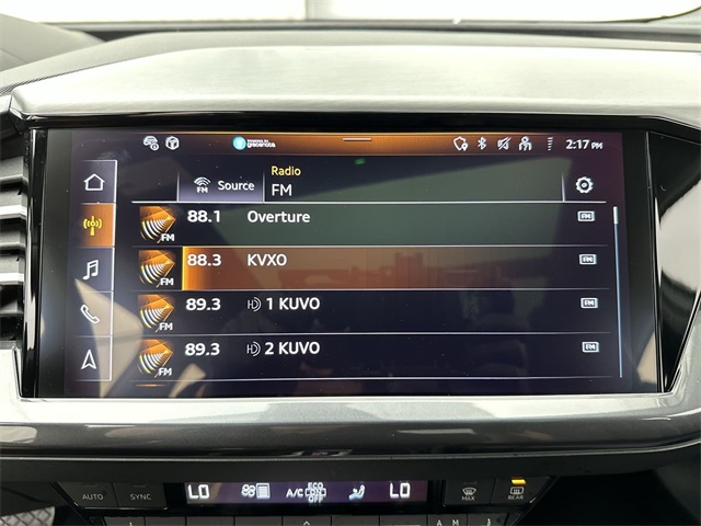 Vehicle image 19 of 26