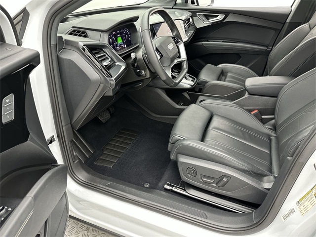 Vehicle image 25 of 26