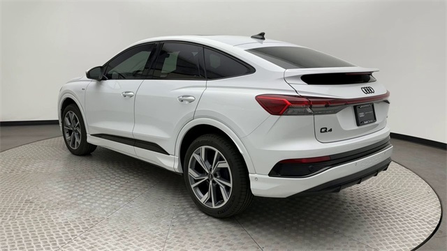 Vehicle image 8 of 26