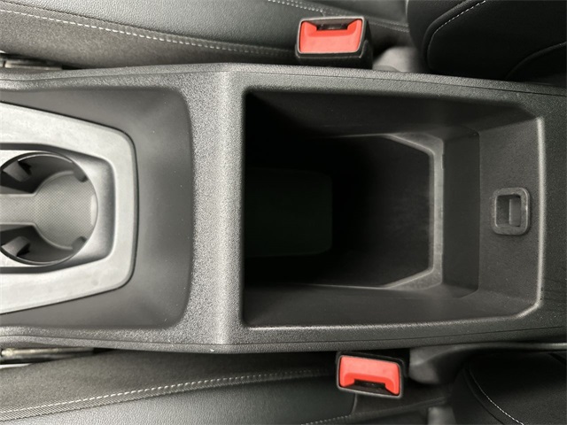 Vehicle image 23 of 26