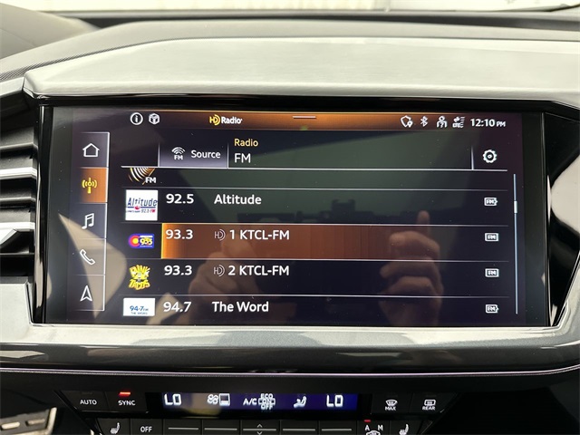 Vehicle image 18 of 26