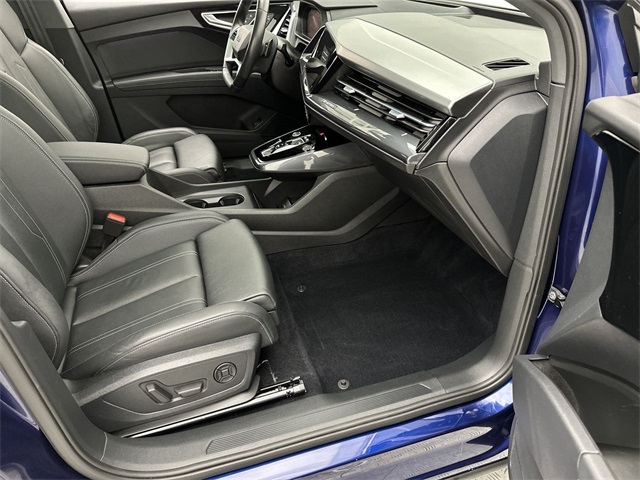 Vehicle image 25 of 26