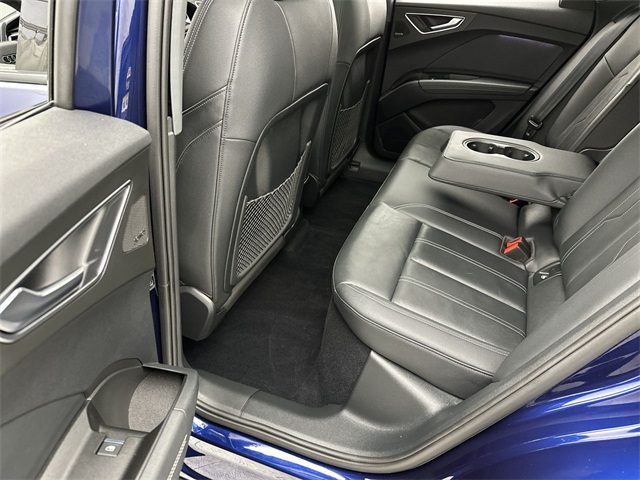 Vehicle image 13 of 26