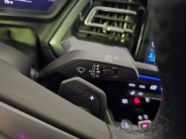 Vehicle image 28 of 29