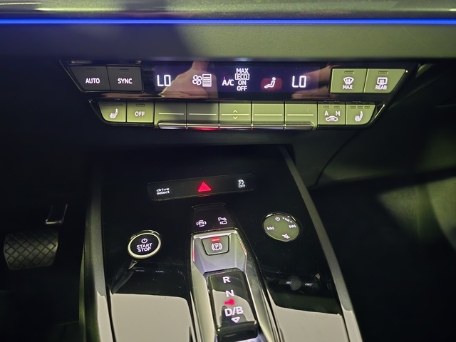 Vehicle image 26 of 29