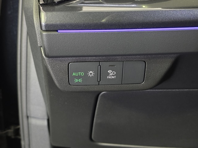 Vehicle image 19 of 29