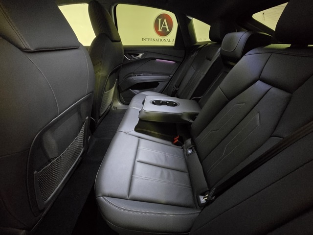 Vehicle image 10 of 29
