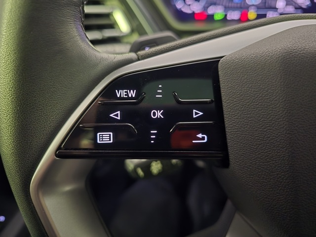 Vehicle image 23 of 29