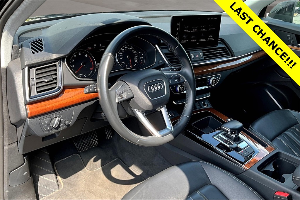 Vehicle image 14 of 36