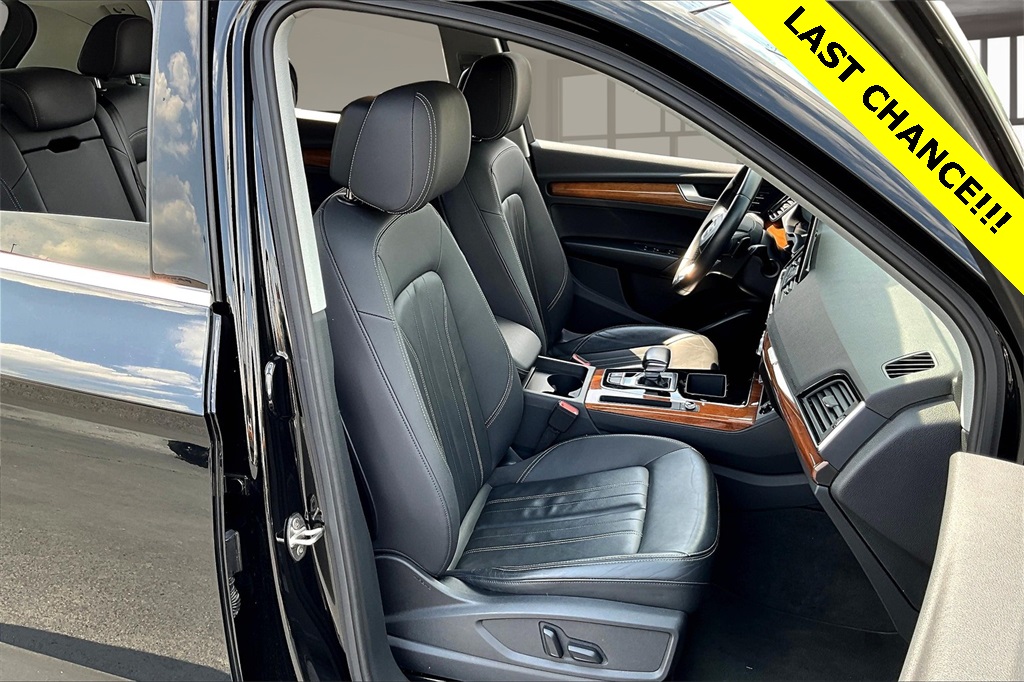 Vehicle image 9 of 36