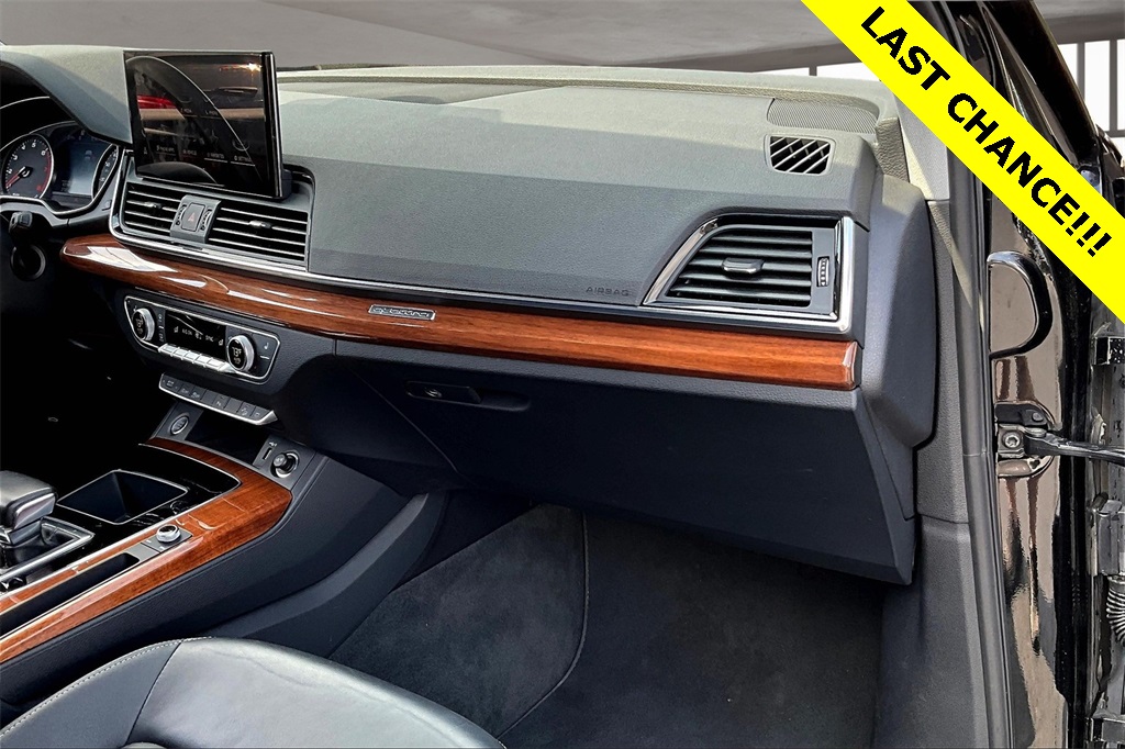 Vehicle image 17 of 36