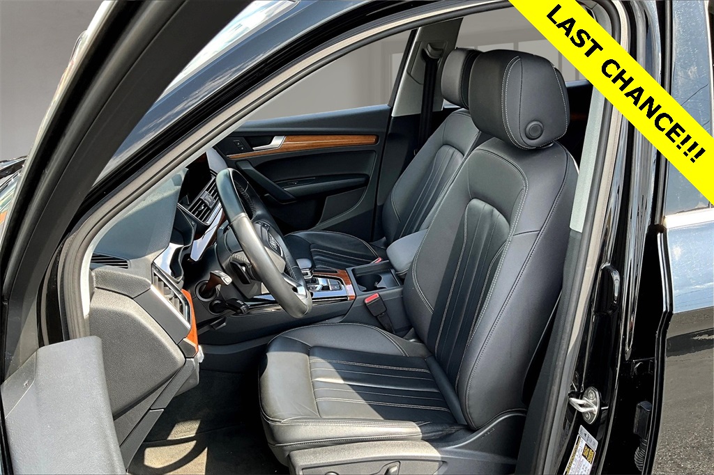 Vehicle image 25 of 36