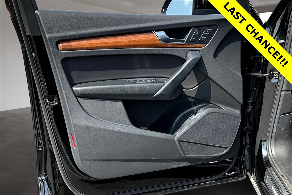 Vehicle image 23 of 36