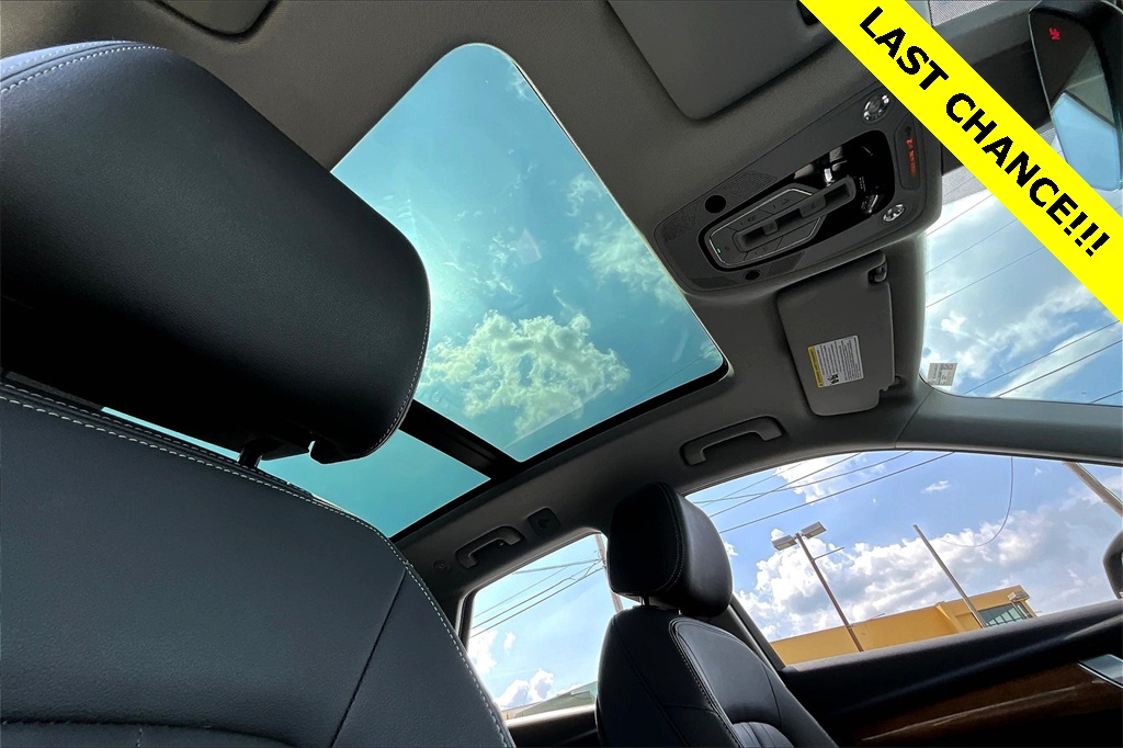 Vehicle image 22 of 36