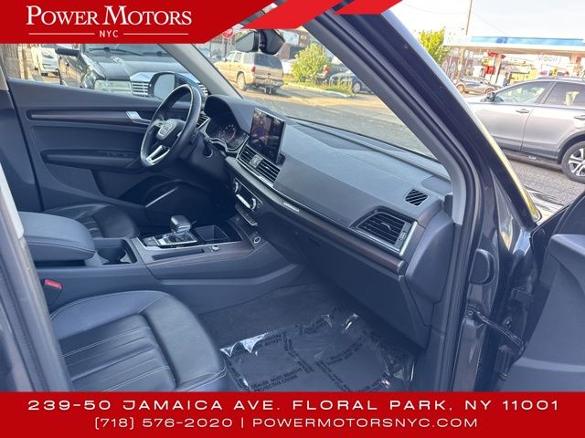 Vehicle image 13 of 45