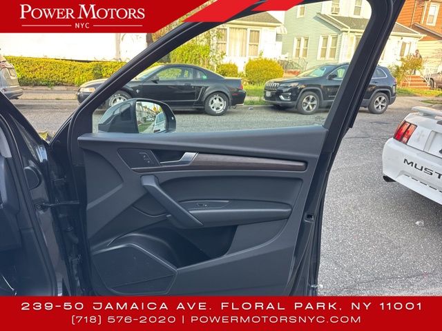 Vehicle image 12 of 45