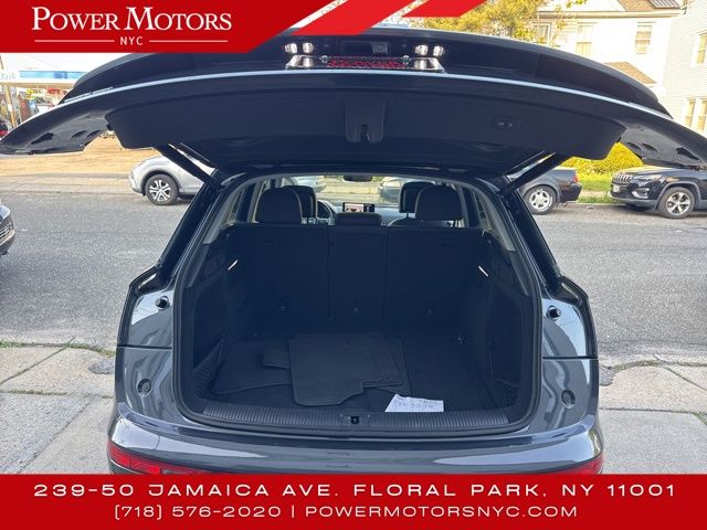 Vehicle image 23 of 45