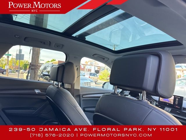 Vehicle image 21 of 45