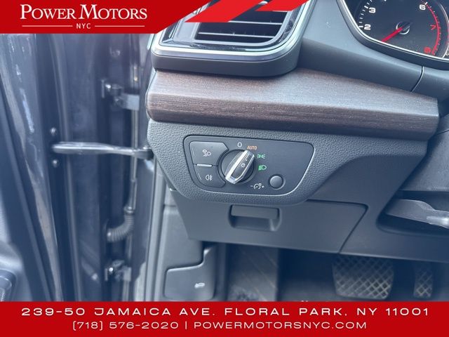 Vehicle image 39 of 45