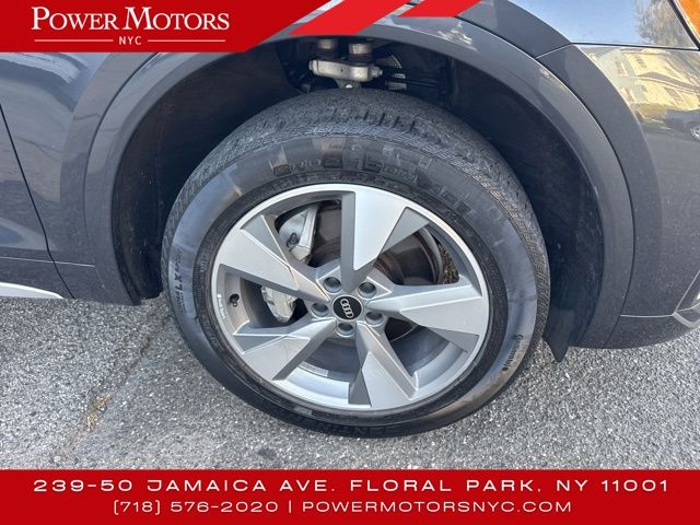 Vehicle image 10 of 45