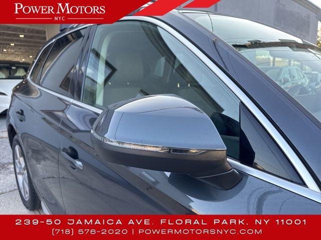 Vehicle image 11 of 45