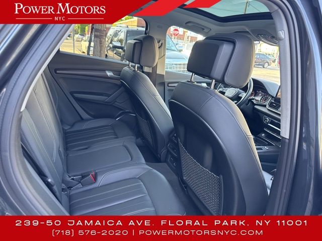 Vehicle image 18 of 45