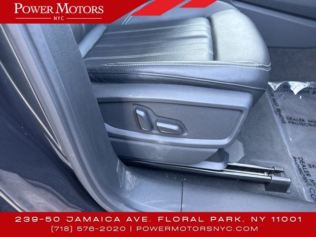 Vehicle image 16 of 45