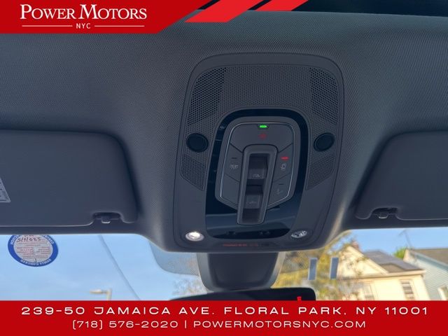 Vehicle image 43 of 45