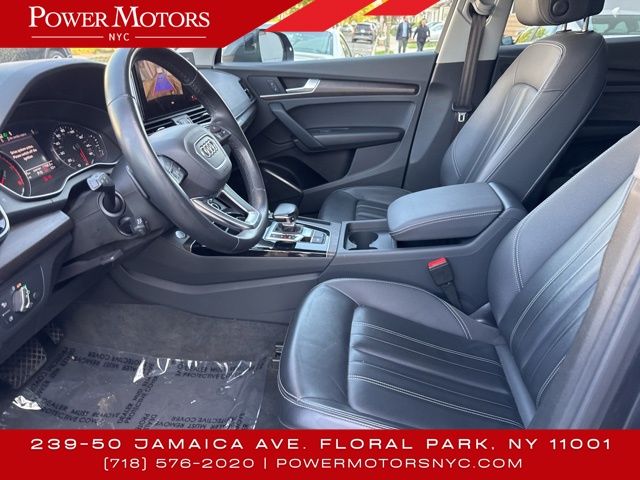 Vehicle image 31 of 45