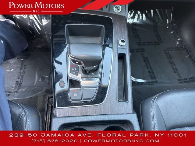 Vehicle image 42 of 45
