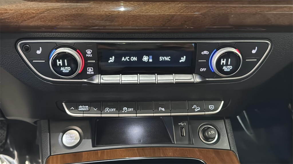Vehicle image 20 of 29