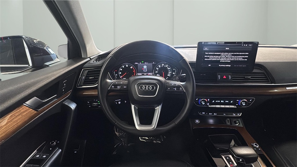 Vehicle image 13 of 29
