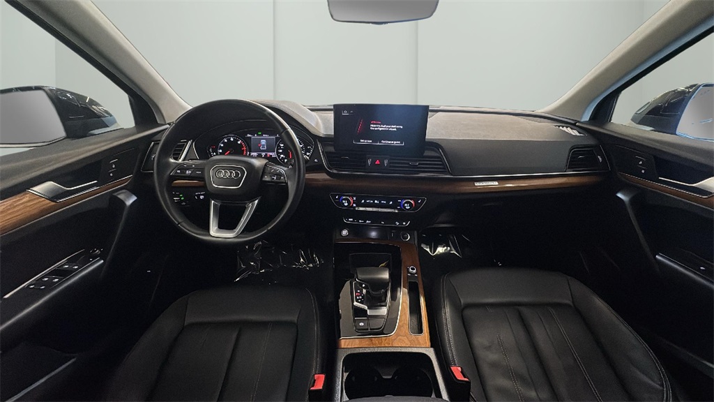 Vehicle image 12 of 29