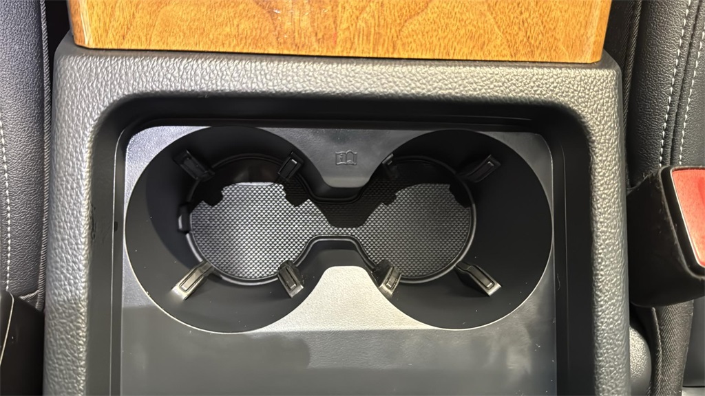 Vehicle image 22 of 29